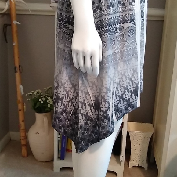 Summer top - Picture 3 of 5